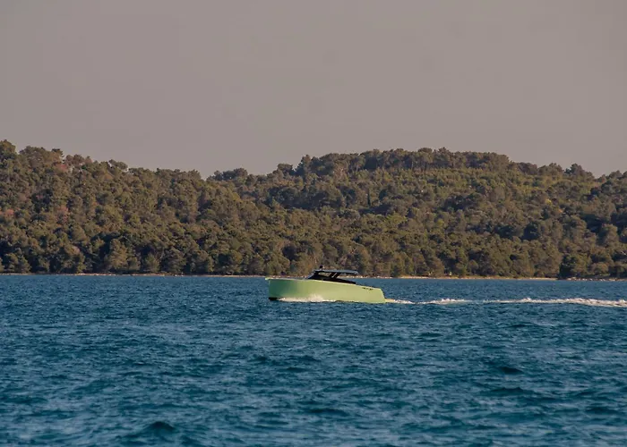 Condor Yachting Boat *